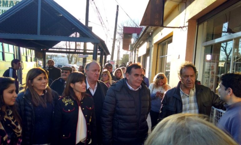 Scioli, Molina y Zúccaro recorrieron Villa Rosa