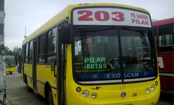 Tres delincuentes asaltaron a un chofer de colectivo