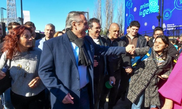 El Presidente Alberto Fernández recorrió obras en José C. Paz