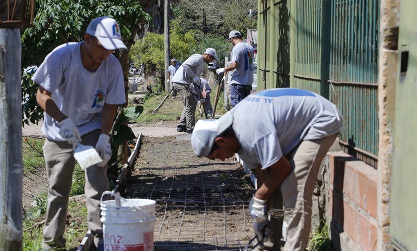 Ducoté: “Queremos llegar con veredas y asfaltos a todos los barrios de Pilar”