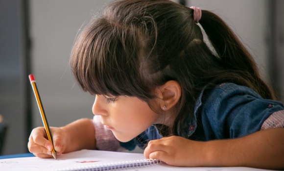 ANSES paga este mes la ayuda escolar anual