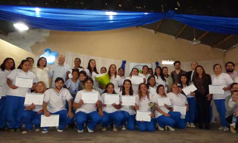 Nuevos egresados del Curso gratuito de Auxiliar de Salud en la Escuela Municipal de Oficios